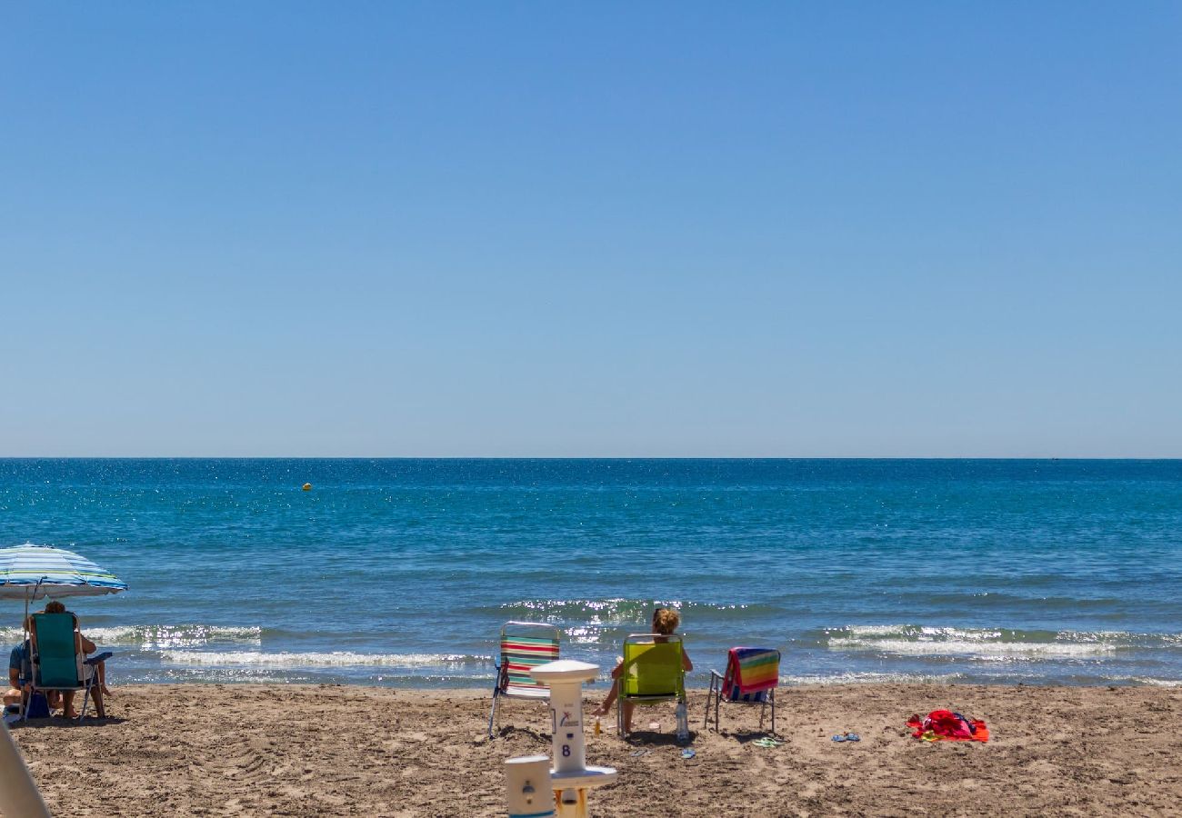 Studio in santa pola - Estudio para dos a 5 metros de la playa + parking 