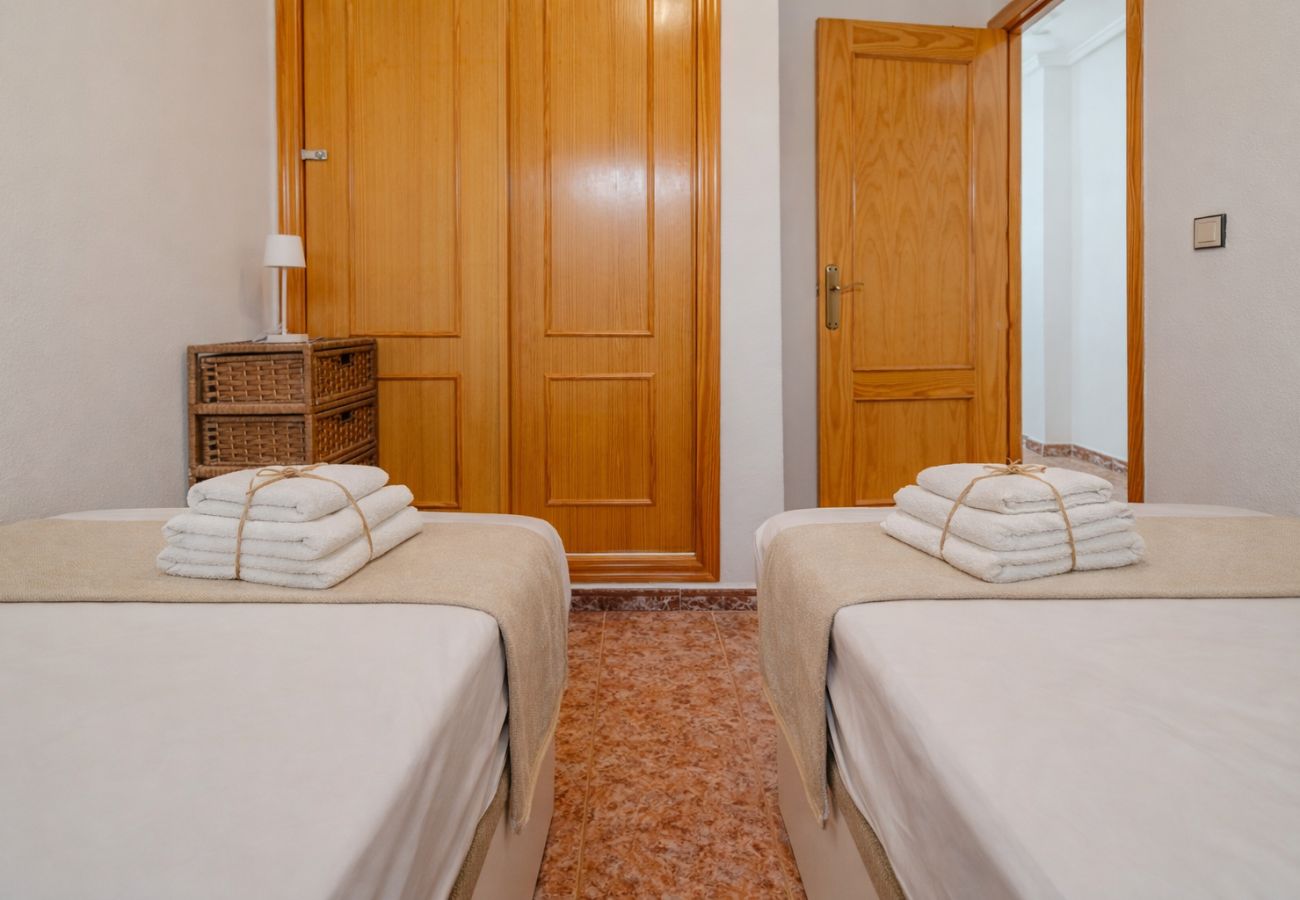 Apartment in Gran Alacant - Casa Jícara - urbanización con piscina by Domidai 