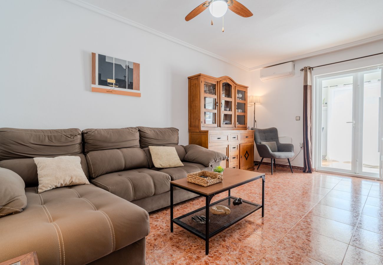 Apartment in Gran Alacant - Casa Jícara - urbanización con piscina by Domidai 