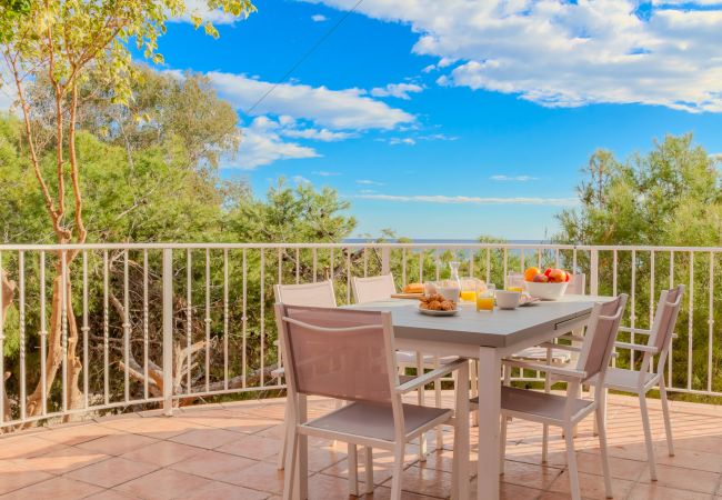  in El Campello - The Ocean Retreat - Beach Villa 30m next to the sea
