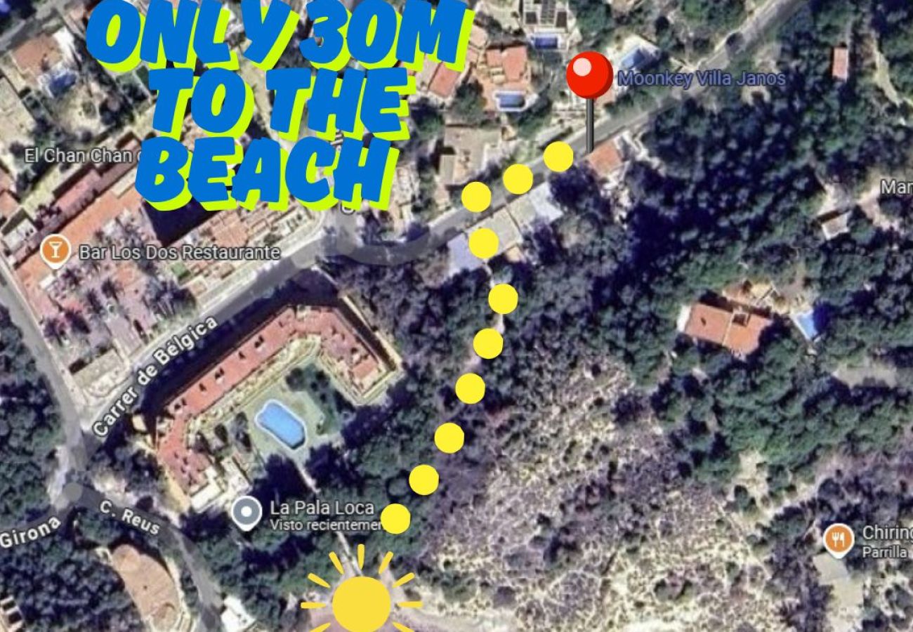 House in El Campello - The Ocean Retreat - Beach Villa 30m next to the sea