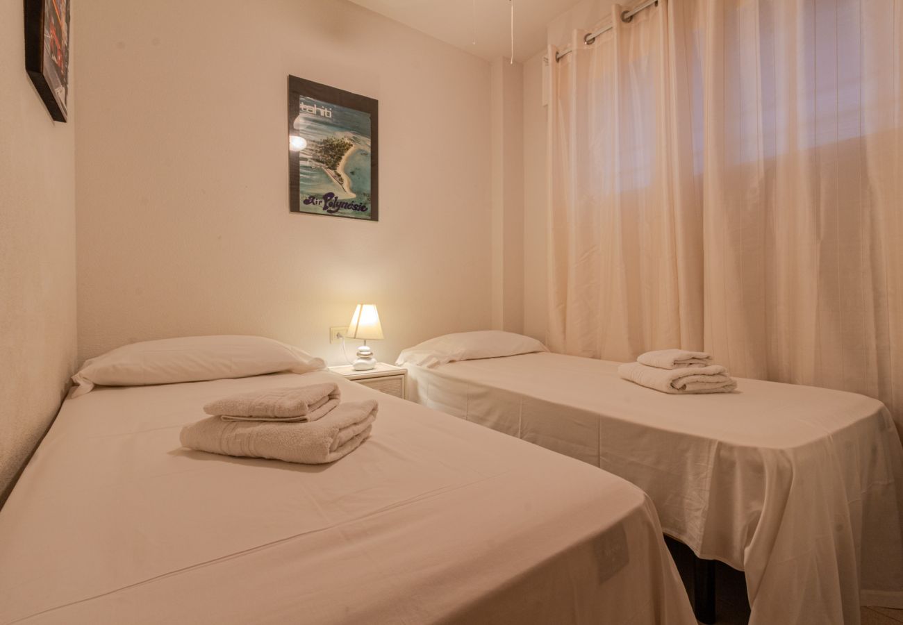 Apartment in Arenales del Sol - Arenales Beach + pool near airport