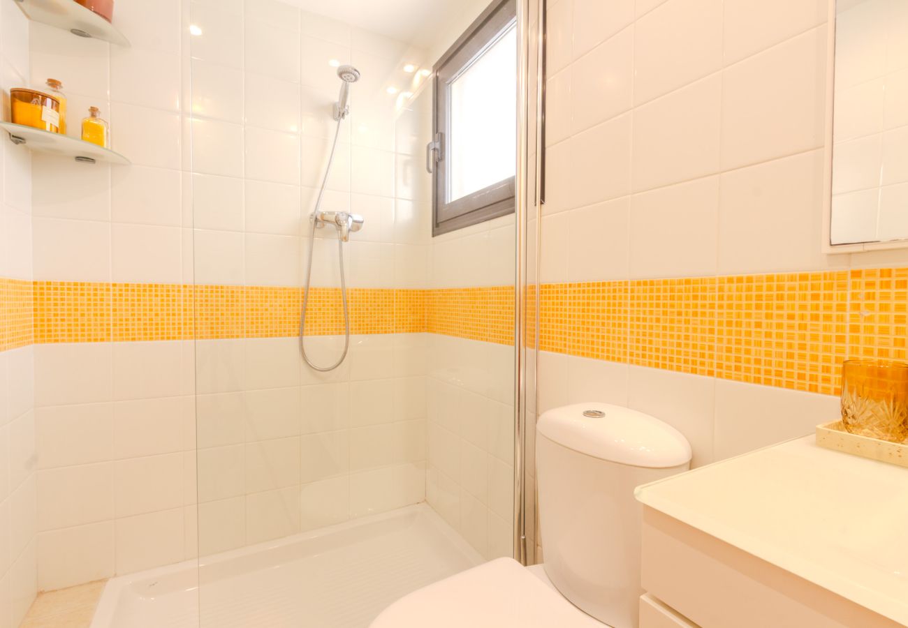 Apartment in santa pola - Urbanización con piscina cerca aeropuerto