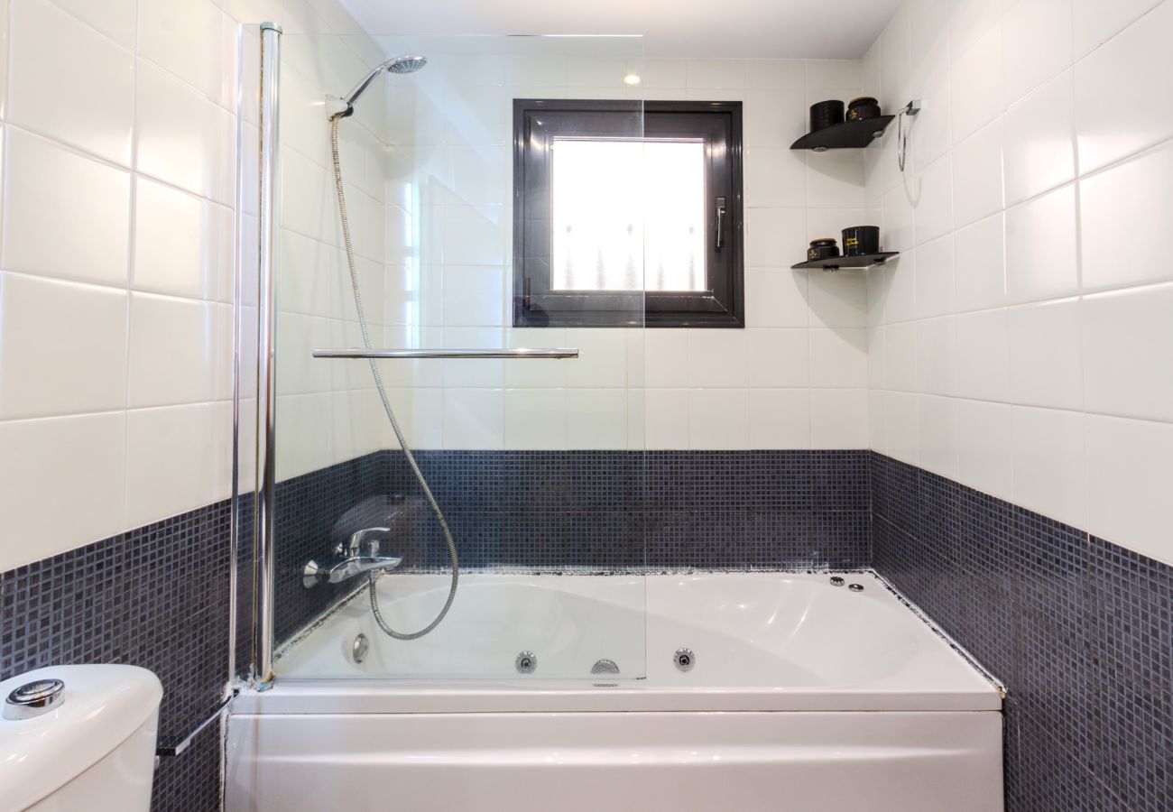 Apartment in santa pola - Urbanización con piscina cerca aeropuerto