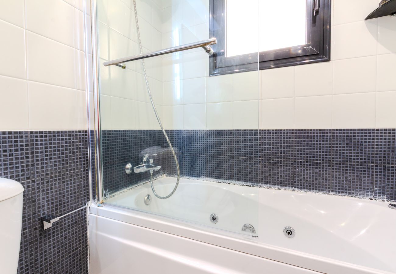 Apartment in santa pola - Urbanización con piscina cerca aeropuerto