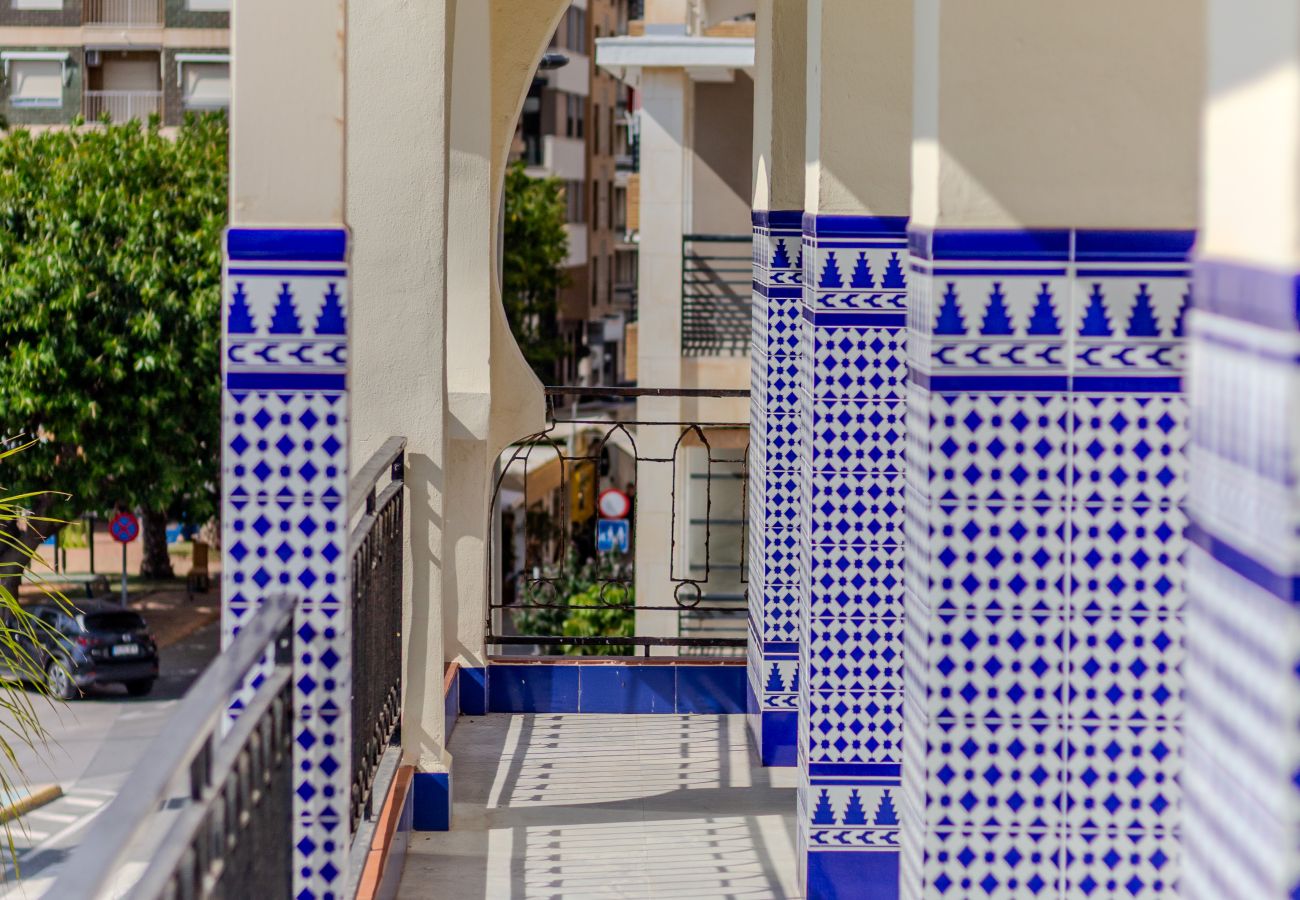 Apartment in santa pola - Primera línea de playa (Media estancia +11 días)