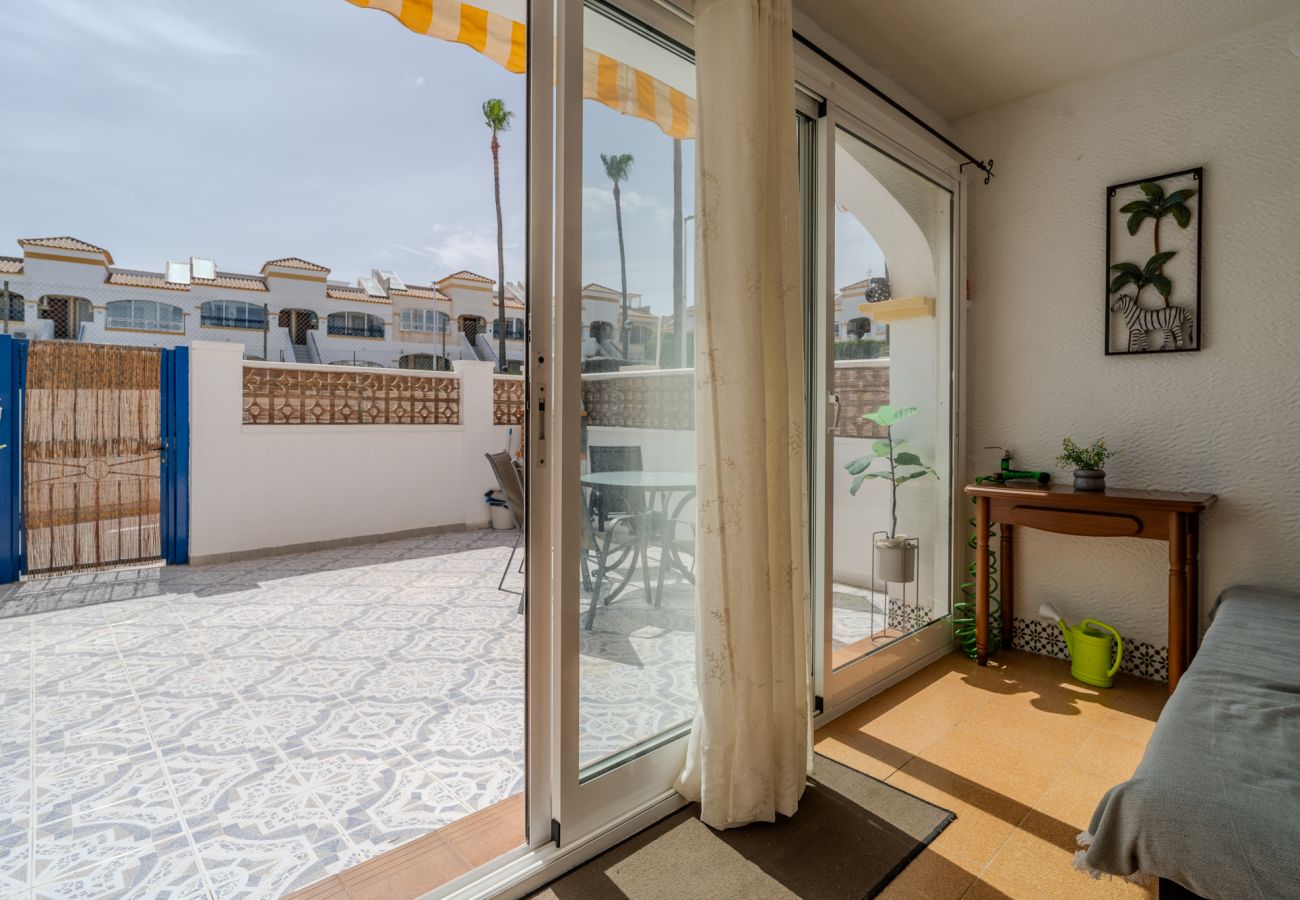 Apartament w Gran Alacant - Casa Jícara - urbanización con piscina by Domidai 