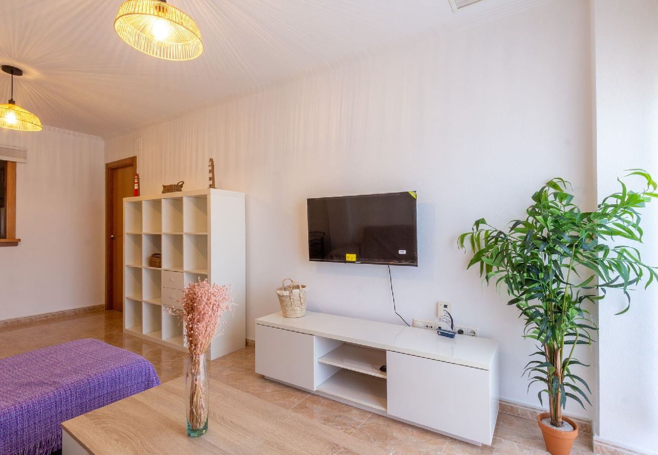 Apartament w Torrellano - Alojamiento cera del aeropuerto bien comunicado 