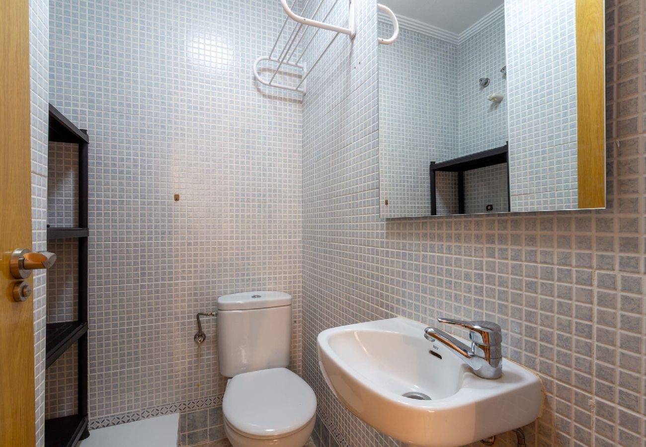 Apartament w Torrellano - Alojamiento cera del aeropuerto bien comunicado 