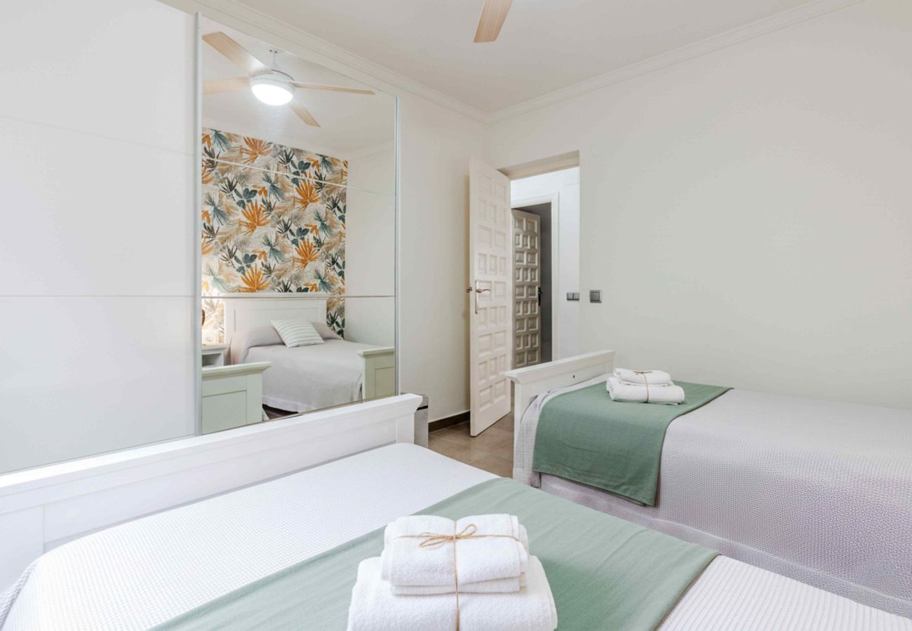 Dom w Javea - Villa para 8 cerca de Playa del Arenal con jardín y barbacoa