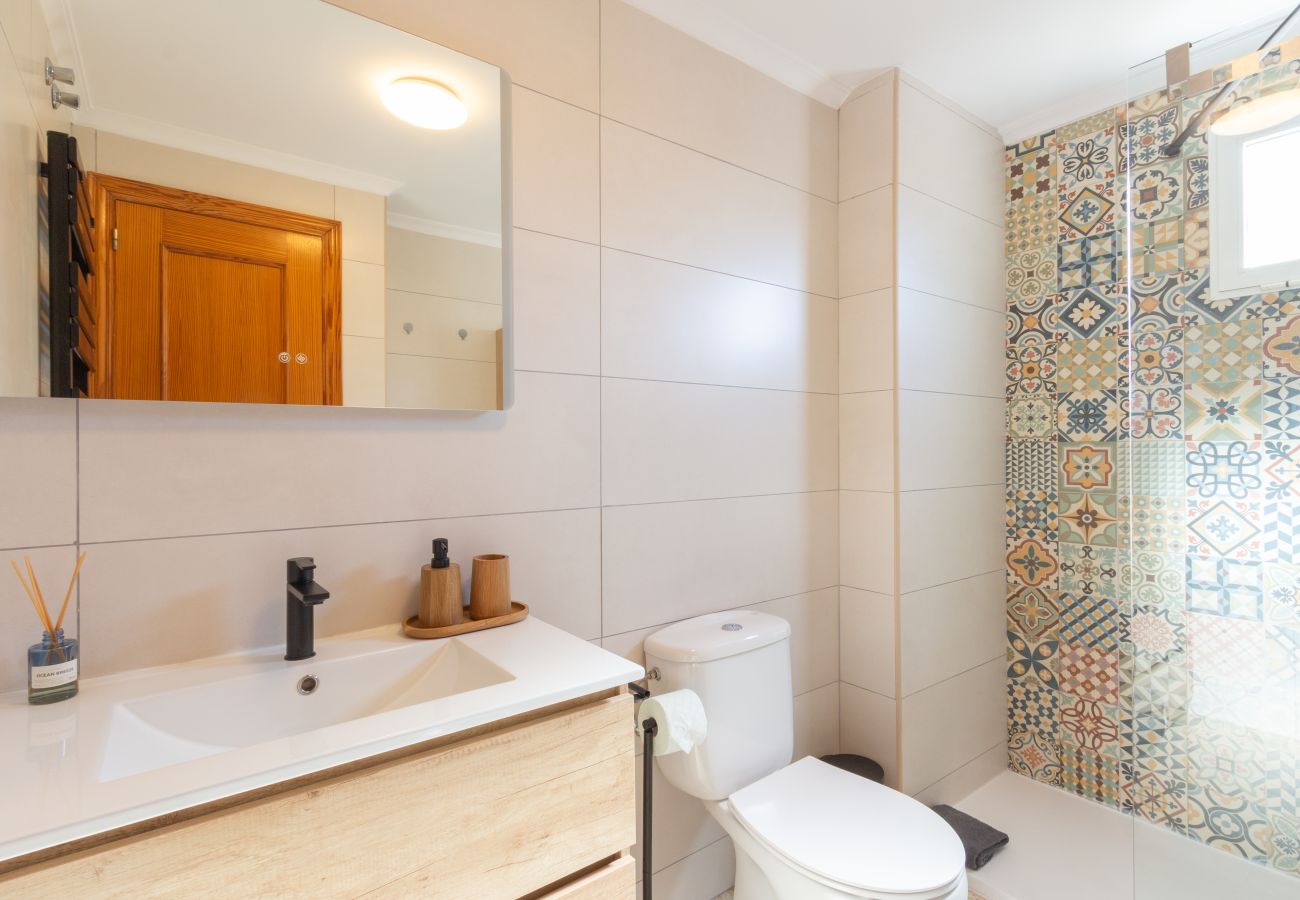 Apartament w Arenales del Sol - 3 Vistas Suite | Sunrise, Sea & Mountain Views