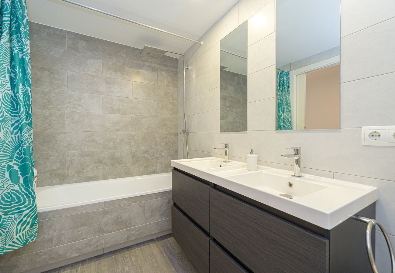 Dom w Finestrat - Casa con BBQ y piscina comunitaria - Golf Badía, Finestrat